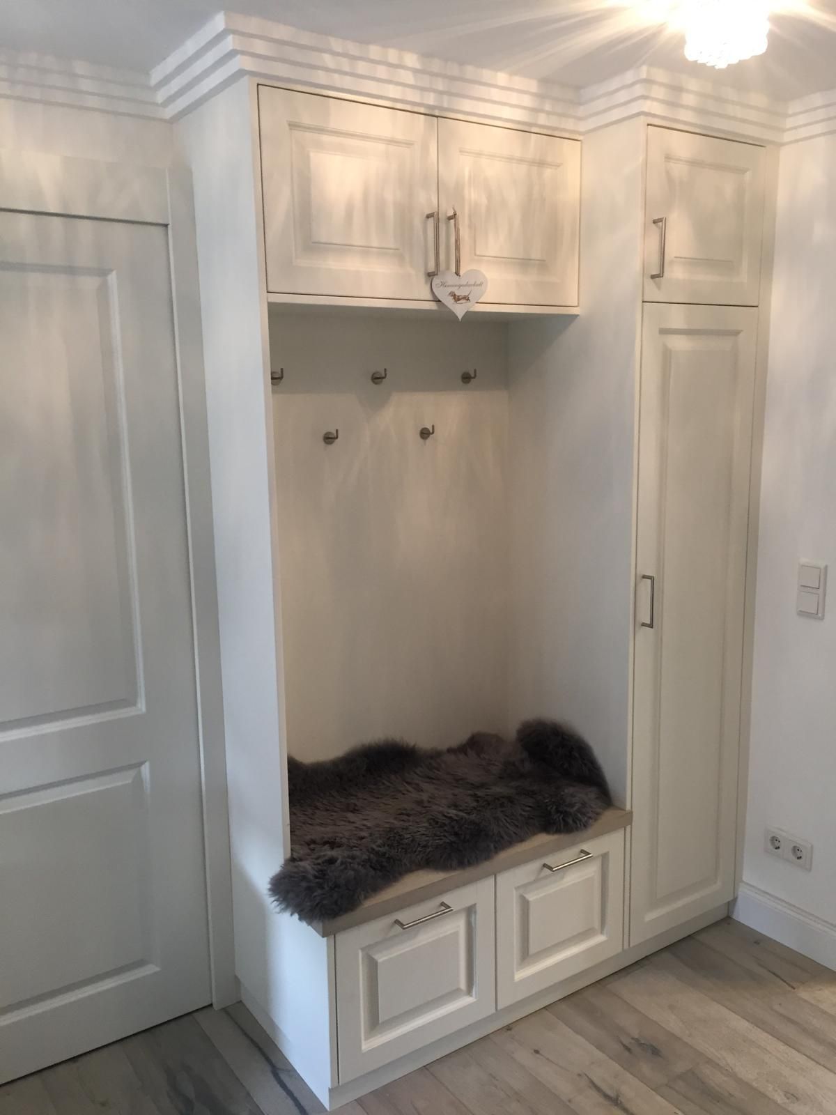 Garderoben-Einbau-Schrank